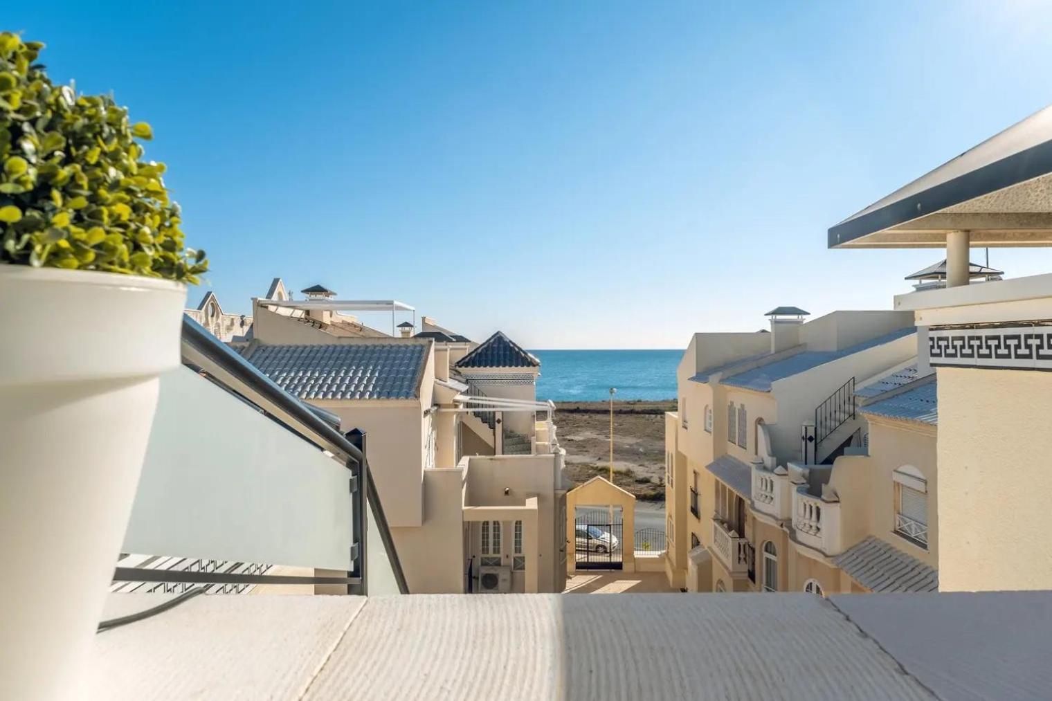 Amazing Penthouse On The Beach, Sea Views, Wifi, Airconditioning And Parking Torrevieja Exterior foto